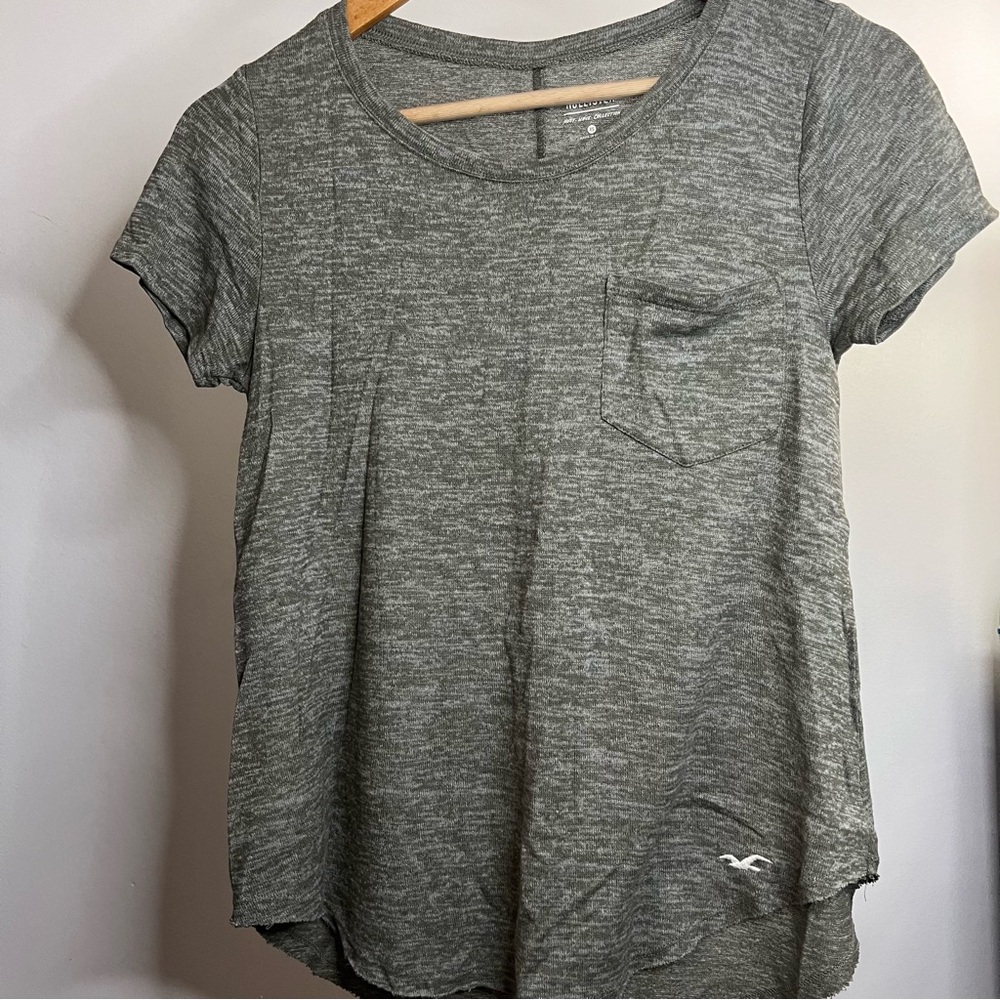 Hollister Must Have Collection Pocket Tee Shirt With High- Low Design Size XS